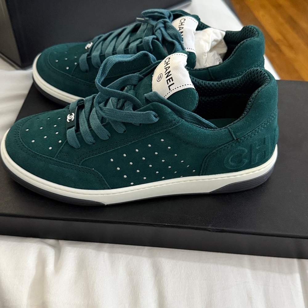 Chanel Sneakers 37 Green Suede Sneakers NIB - Picture 2 of 7